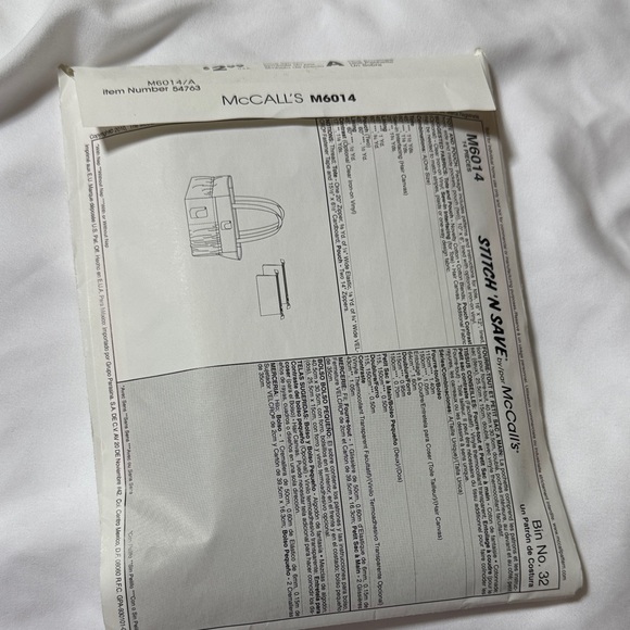 Stylish Women's Tote Bag Pattern by McCall's - Picture 4 of 6